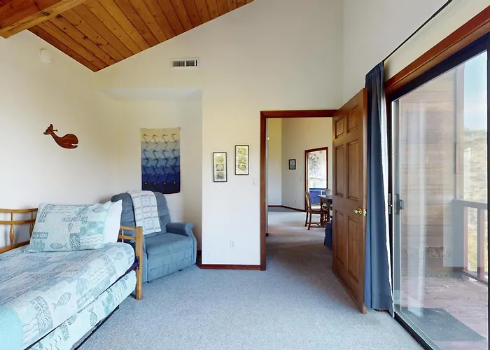 Ocean View Home With Fireplace Hot Tub Deck