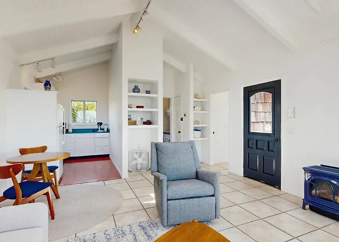 Perched On The Bluff - Casita